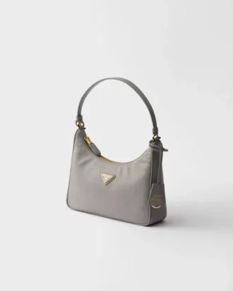Mini taška Prada Re-Edition 2005 z materiálu Re-Nylon a Saffiano