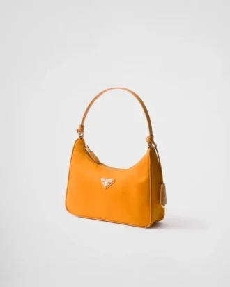 Mini taška Prada Re-Edition 2005 z materiálu Re-Nylon a Saffiano
