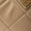 Mini taška Prada Re-Edition z prošívaného materiálu Re-Nylon Mini taška Prada Re-Edition z prošívaného materiálu Re-Nylon