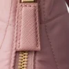 Mini taška Prada Re-Edition z prošívaného materiálu Re-Nylon Mini taška Prada Re-Edition z prošívaného materiálu Re-Nylon
