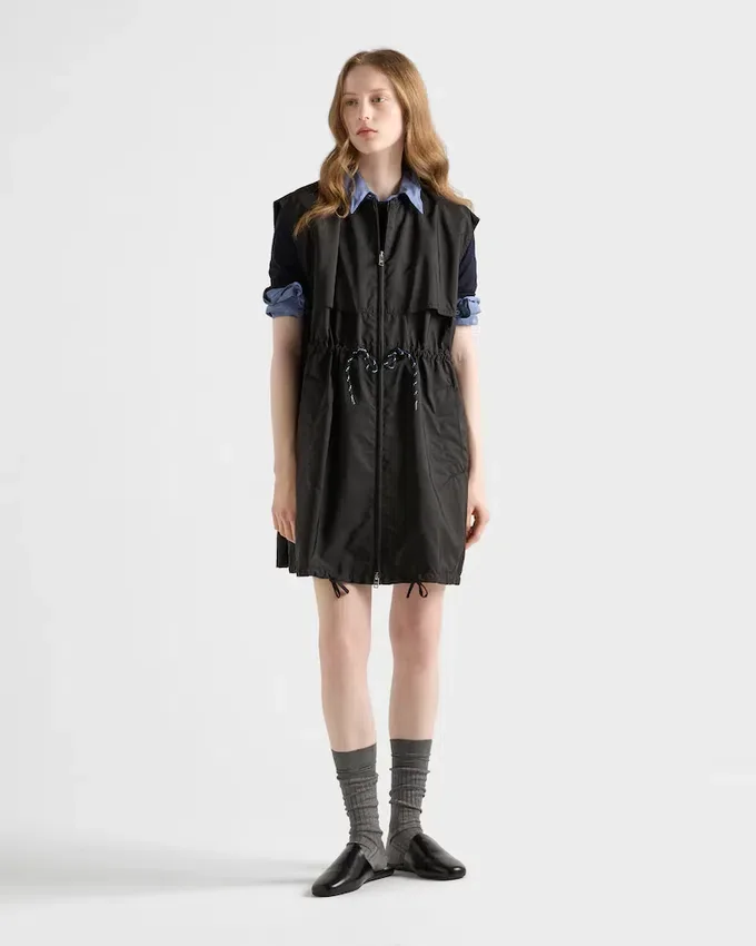 Minišaty z materiálu Re-Nylon Minišaty z materiálu Re-Nylon