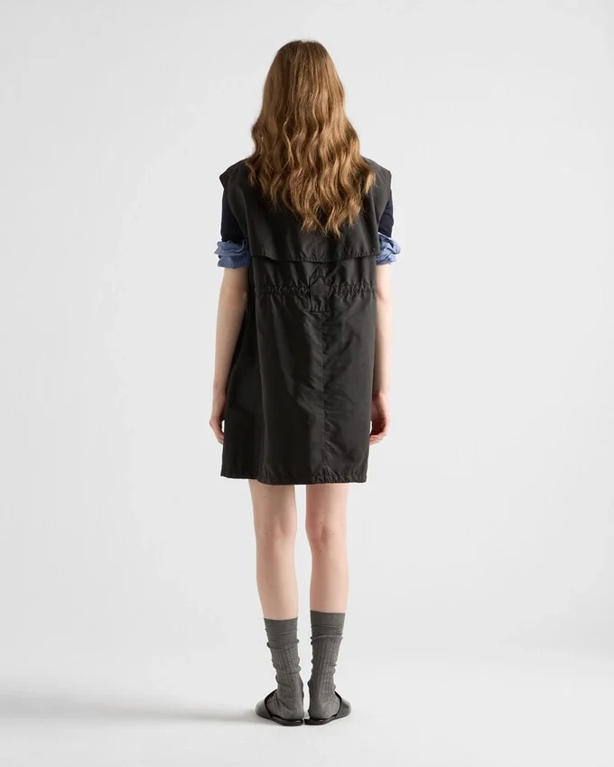 Minišaty z materiálu Re-Nylon Minišaty z materiálu Re-Nylon