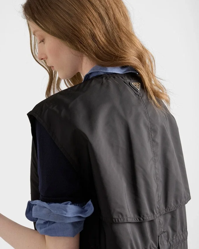 Minišaty z materiálu Re-Nylon Minišaty z materiálu Re-Nylon