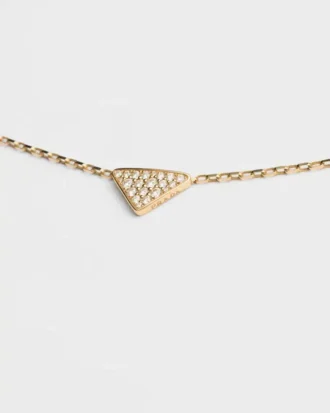 Náhrdelník Eternal Gold Micro Triangle z žlutého zlata a diamantů Náhrdelník Eternal Gold Micro Triangle z žlutého zlata a diamantů