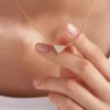 Náhrdelník Eternal Gold Micro Triangle z žlutého zlata a diamantů Náhrdelník Eternal Gold Micro Triangle z žlutého zlata a diamantů