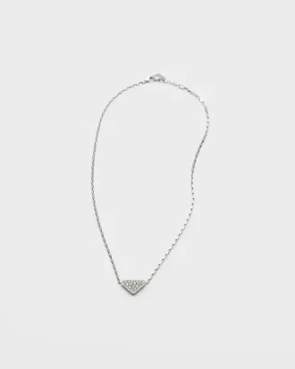 Náhrdelník Eternal Gold Mini Triangle s přívěskem z bílého zlata a diamantů Náhrdelník Eternal Gold Mini Triangle s přívěskem z bílého zlata a diamantů