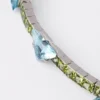 Náramek Couleur Vivante – bílé zlato s akvamarínem a peridotem Náramek Couleur Vivante – bílé zlato s akvamarínem a peridotem