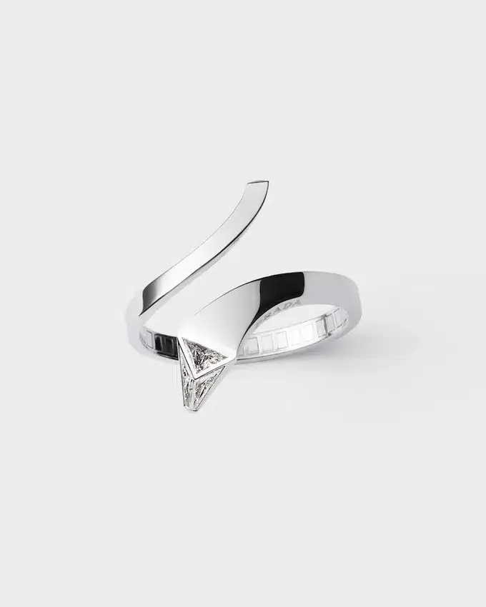 Náramek Eternal Gold Snake z bílého zlata a diamantů vypěstovaných v laboratoři Náramek Eternal Gold Snake z bílého zlata a diamantů vypěstovaných v laboratoři