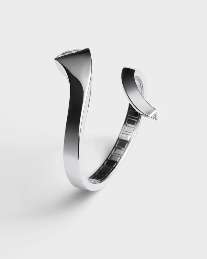 Náramek Eternal Gold Snake z bílého zlata a diamantů vypěstovaných v laboratoři Náramek Eternal Gold Snake z bílého zlata a diamantů vypěstovaných v laboratoři