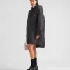 Oversized lehký pláštěnka z Re-Nylonu Oversized lehký pláštěnka z Re-Nylonu