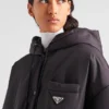 Oversized lehký pláštěnka z Re-Nylonu Oversized lehký pláštěnka z Re-Nylonu