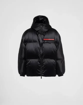 Oversized technická péřová bunda z Re-Nylonu Oversized technická péřová bunda z Re-Nylonu