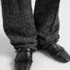 Pantofle Shuffle z patinované kůže s přezkou a třásněmi Pantofle Shuffle z patinované kůže s přezkou a třásněmi