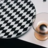 Porcelánový podtalíř – šachovnice Porcelánový podtalíř – šachovnice