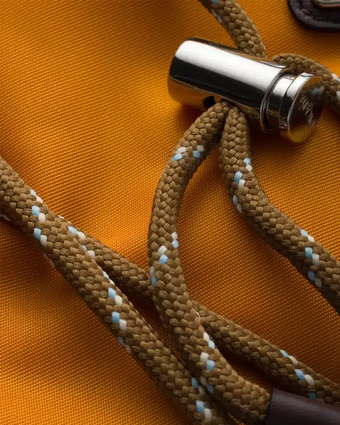 Pouzdro na smartphone Prada Speedrock z materiálu Re-Nylon a kůže Pouzdro na smartphone Prada Speedrock z materiálu Re-Nylon a kůže