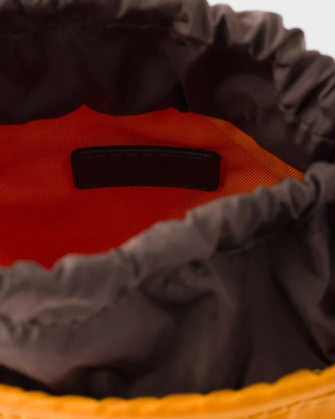Pouzdro na smartphone Prada Speedrock z materiálu Re-Nylon a kůže Pouzdro na smartphone Prada Speedrock z materiálu Re-Nylon a kůže