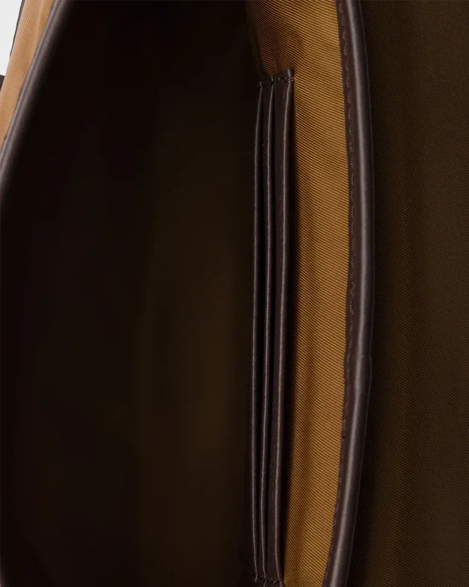 Pouzdro na smartphone z materiálu Re-Nylon a kůže Pouzdro na smartphone z materiálu Re-Nylon a kůže