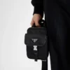 Pouzdro na smartphone z materiálu Re-Nylon a kůže Saffiano Pouzdro na smartphone z materiálu Re-Nylon a kůže Saffiano