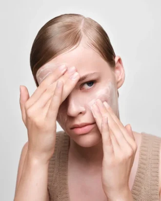 Prada Augmented Skin – čisticí přípravek