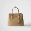 Prada Double středně velká kabelka z kůže Saffiano Prada Double středně velká kabelka z kůže Saffiano