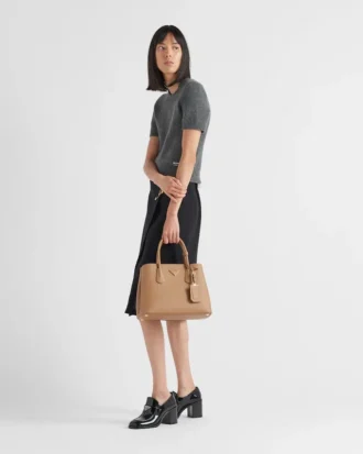 Prada Double středně velká kabelka z kůže Saffiano