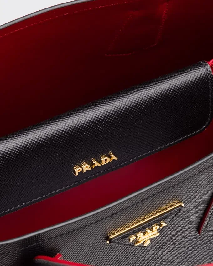 Prada Double středně velká kabelka z kůže Saffiano Prada Double středně velká kabelka z kůže Saffiano
