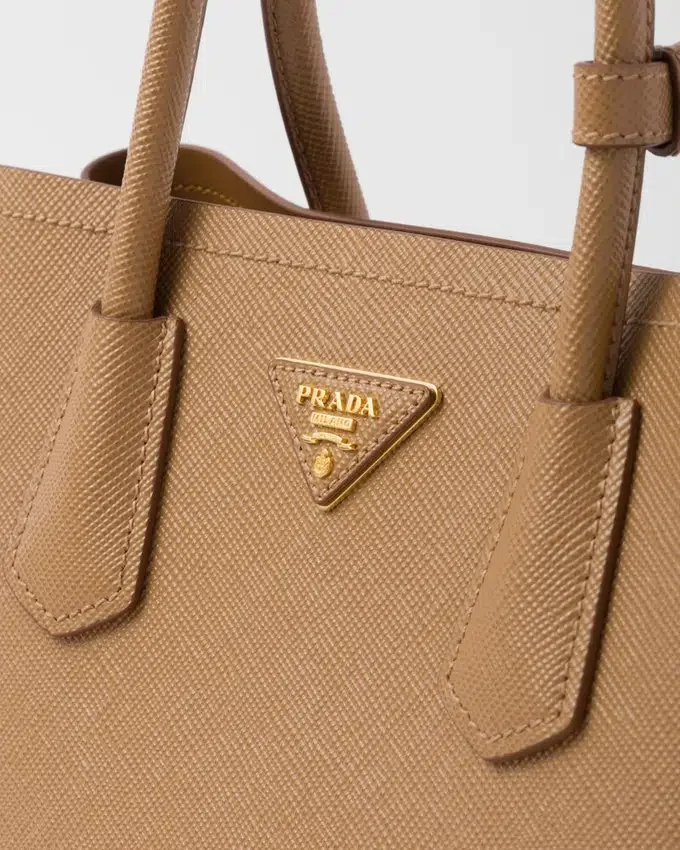 Prada Double středně velká kabelka z kůže Saffiano Prada Double středně velká kabelka z kůže Saffiano