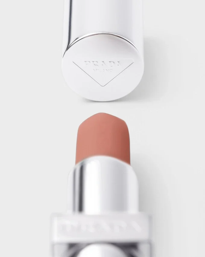 Prada Optimizing Care Lip Balm – U011 – Noisette Prada Optimizing Care Lip Balm – U011 – Noisette