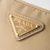 Prada Re-Edition 1978 Pouzdro z materiálu Re-Nylon a kůže Saffiano Prada Re-Edition 1978 Pouzdro z materiálu Re-Nylon a kůže Saffiano