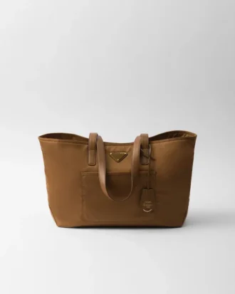 Prada Re-Edition 1978 Středně velká taška z materiálu Re-Nylon a kůže Saffiano