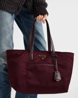 Prada Re-Edition 1978 Středně velká taška z materiálu Re-Nylon a kůže Saffiano