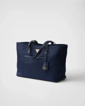 Prada Re-Edition 1978 Středně velká taška z materiálu Re-Nylon a kůže Saffiano