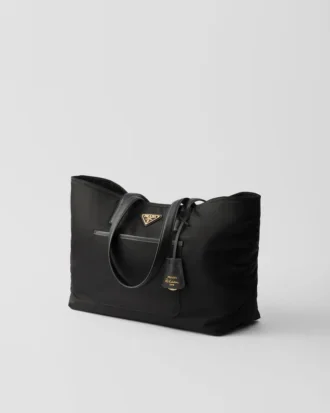 Prada Re-Edition 1978 Středně velká taška z materiálu Re-Nylon a kůže Saffiano