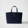 Prada Re-Edition 1978 Velká taška z Re-Nylonu a kůže Saffiano Prada Re-Edition 1978 Velká taška z Re-Nylonu a kůže Saffiano