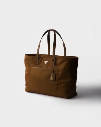 Prada Re-Edition 1978 Velká taška z Re-Nylonu a kůže Saffiano