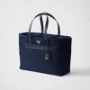 Prada Re-Edition 1978 Velká taška z Re-Nylonu a kůže Saffiano Prada Re-Edition 1978 Velká taška z Re-Nylonu a kůže Saffiano