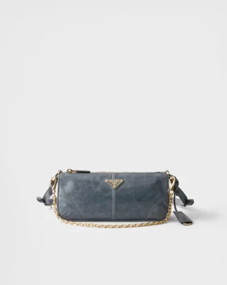 Prada Re-Edition 2002 Středně velká kožená taška přes rameno