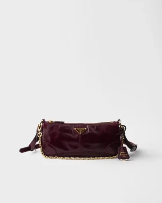 Prada Re-Edition 2002 Středně velká kožená taška přes rameno