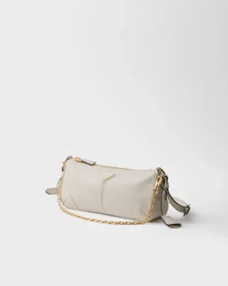 Prada Re-Edition 2002 Středně velká kožená taška přes rameno