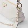 Prada Re-Edition 2002 Středně velká kožená taška přes rameno