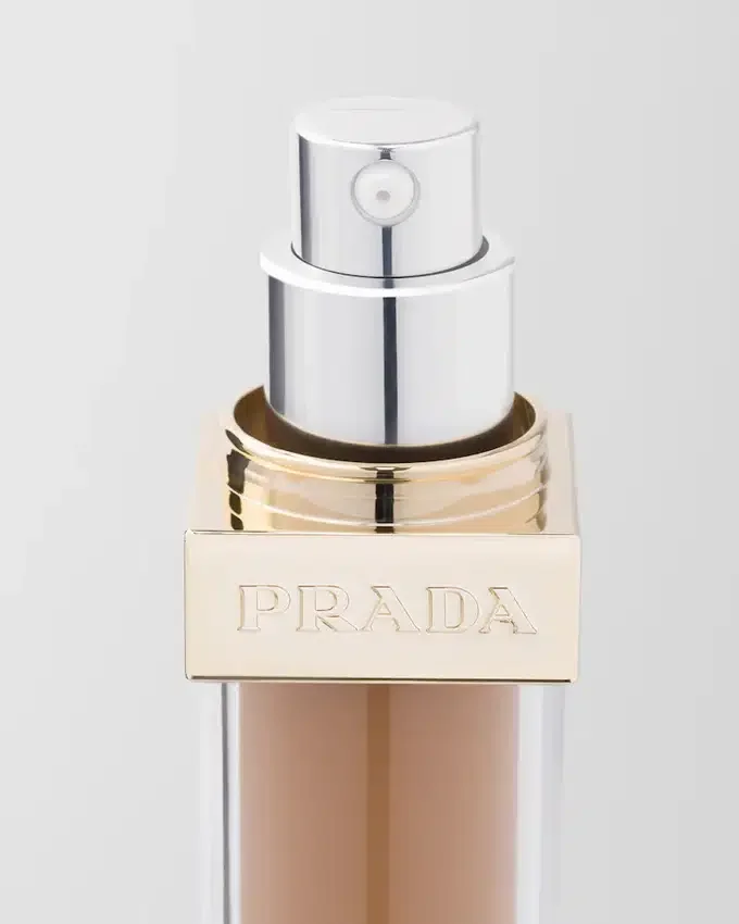 Prada Reveal Skin Optimizing Foundation – Dw70 – Dark Warm Prada Reveal Skin Optimizing Foundation – Dw70 – Dark Warm