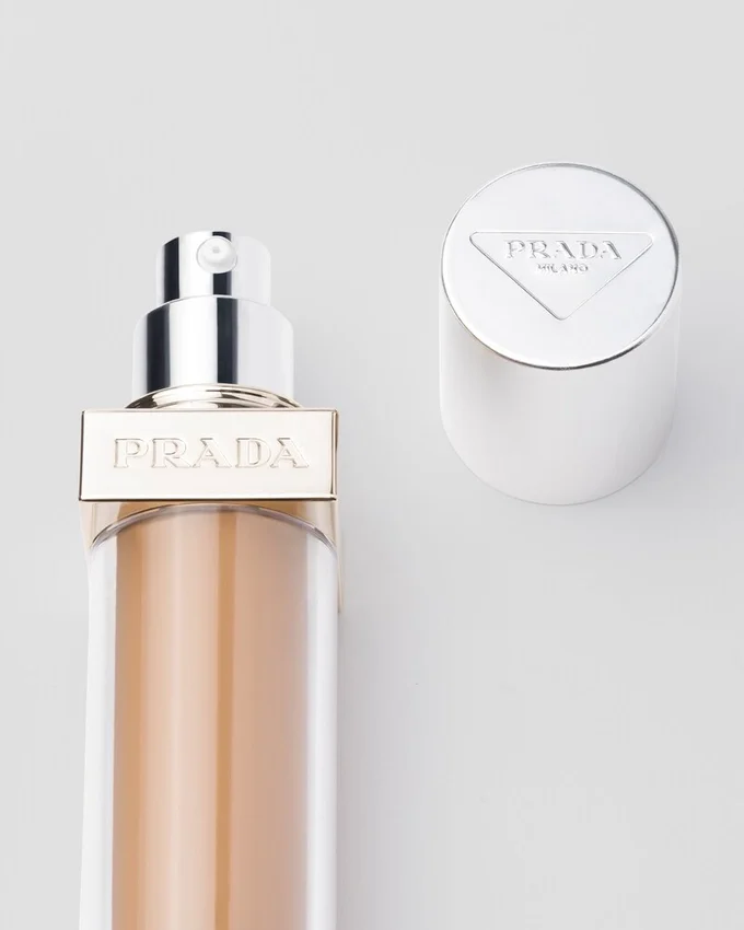 Prada Reveal Skin Optimizing Foundation – Dw70 – Dark Warm Prada Reveal Skin Optimizing Foundation – Dw70 – Dark Warm