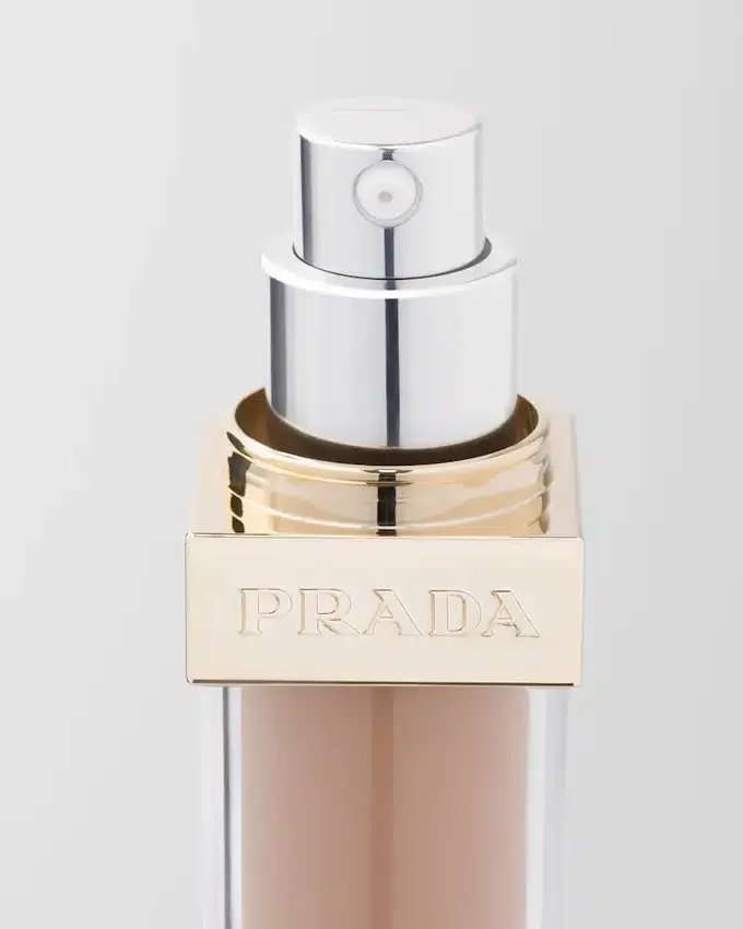 Prada Reveal Skin Optimizing Foundation – Lw15 – Light Warm Prada Reveal Skin Optimizing Foundation – Lw15 – Light Warm