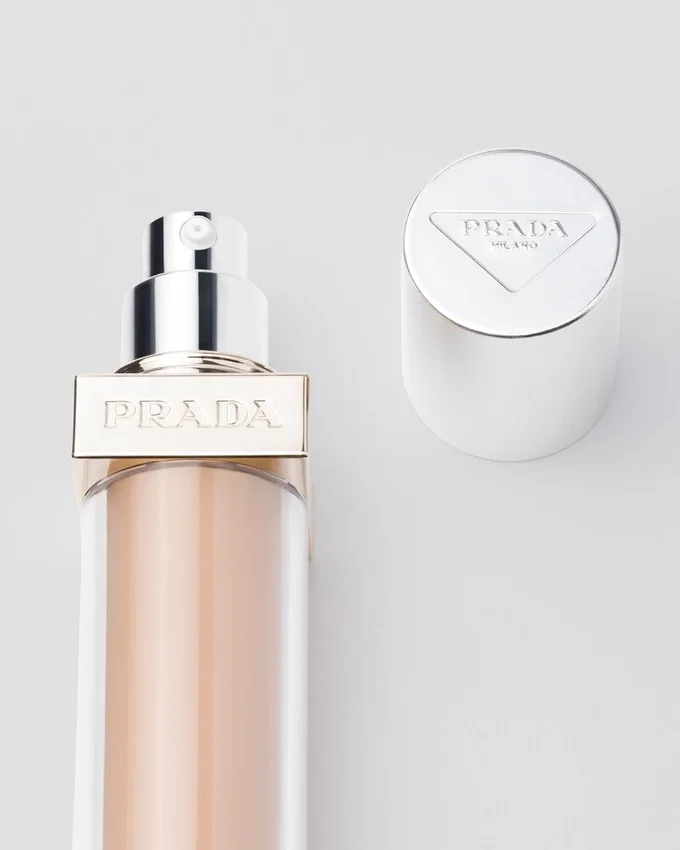 Prada Reveal Skin Optimizing Foundation – Lw15 – Light Warm Prada Reveal Skin Optimizing Foundation – Lw15 – Light Warm
