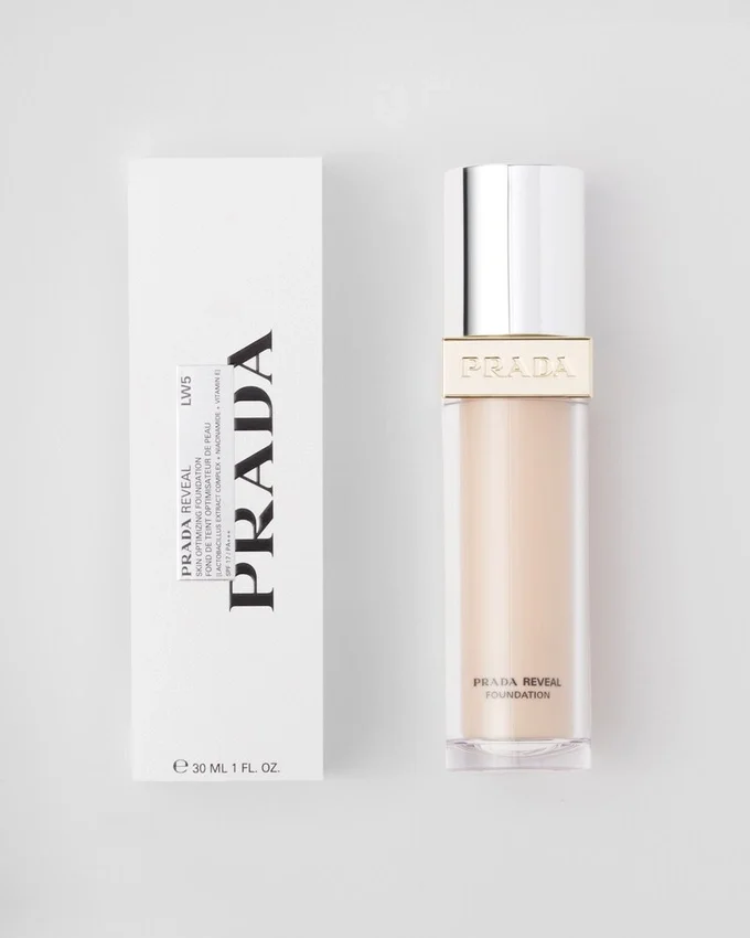 Prada Reveal Skin Optimizing Foundation – Lw5 – Světlý teplý Prada Reveal Skin Optimizing Foundation – Lw5 – Světlý teplý