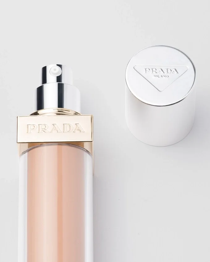 Prada Reveal Skin Optimizing Foundation – Mn55 – Střední neutrální Prada Reveal Skin Optimizing Foundation – Mn55 – Střední neutrální