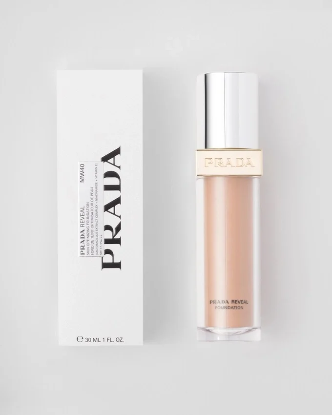 Prada Reveal Skin Optimizing Foundation – Mw40 – Středně teplý Prada Reveal Skin Optimizing Foundation – Mw40 – Středně teplý