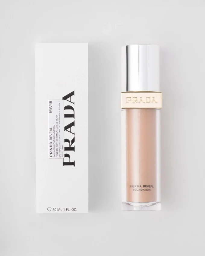 Prada Reveal Skin Optimizing Foundation – Mw45 – Středně teplý Prada Reveal Skin Optimizing Foundation – Mw45 – Středně teplý
