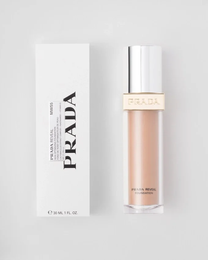 Prada Reveal Skin Optimizing Foundation – Mw55 – Středně teplý Prada Reveal Skin Optimizing Foundation – Mw55 – Středně teplý