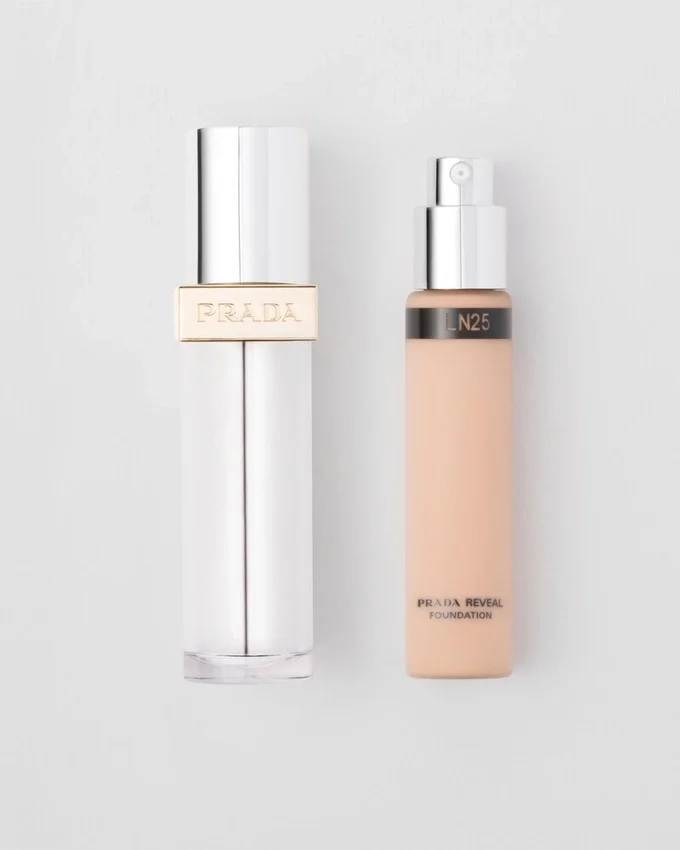 Prada Reveal Skin Optimizing Foundation Refill – Ln25 – Light Neutral Prada Reveal Skin Optimizing Foundation Refill – Ln25 – Light Neutral